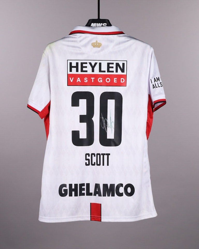 Royal Antwerp FC 팀의 Christopher Gavin Scott 셔츠