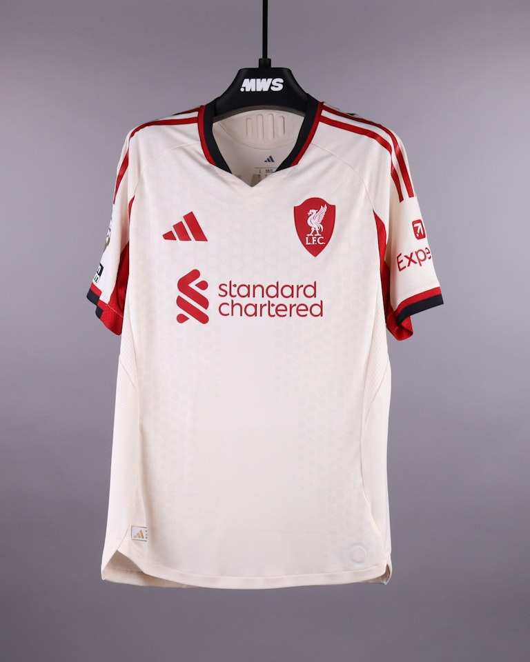 Alexander Isak Liverpool shirt
