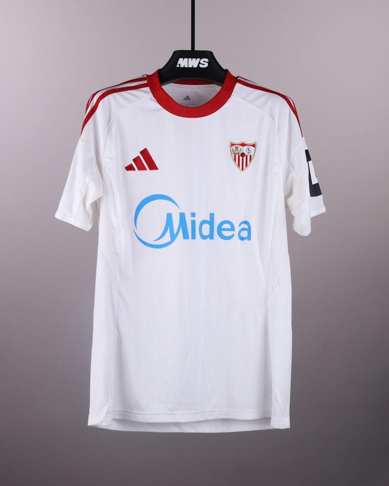 Manu Bueno Sevilla FC shirt