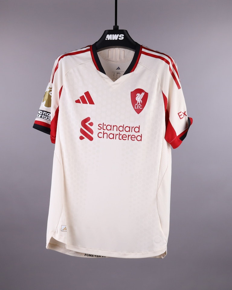 Curtis Jones Liverpool shirt