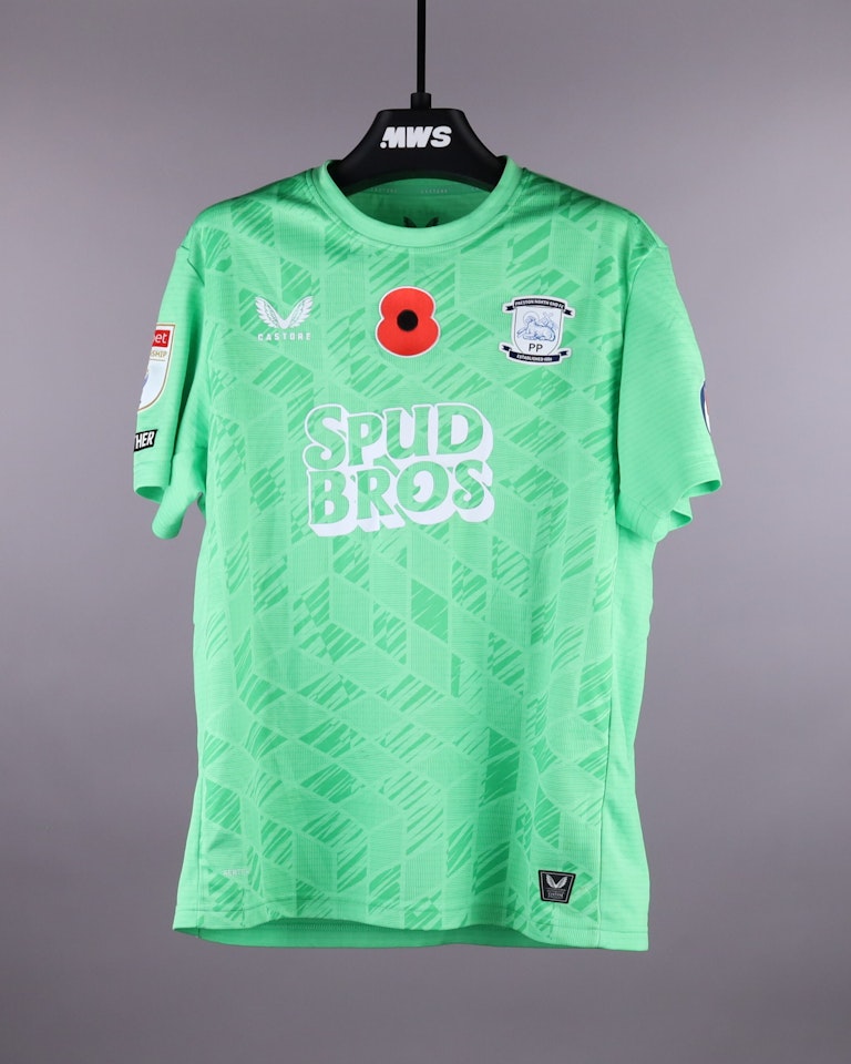 Daniel Iversen Preston North End shirt