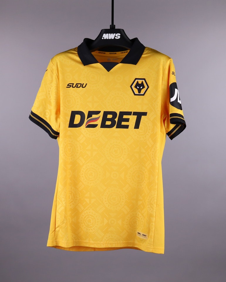 Jhon Arias Wolverhampton Wanderers shirt
