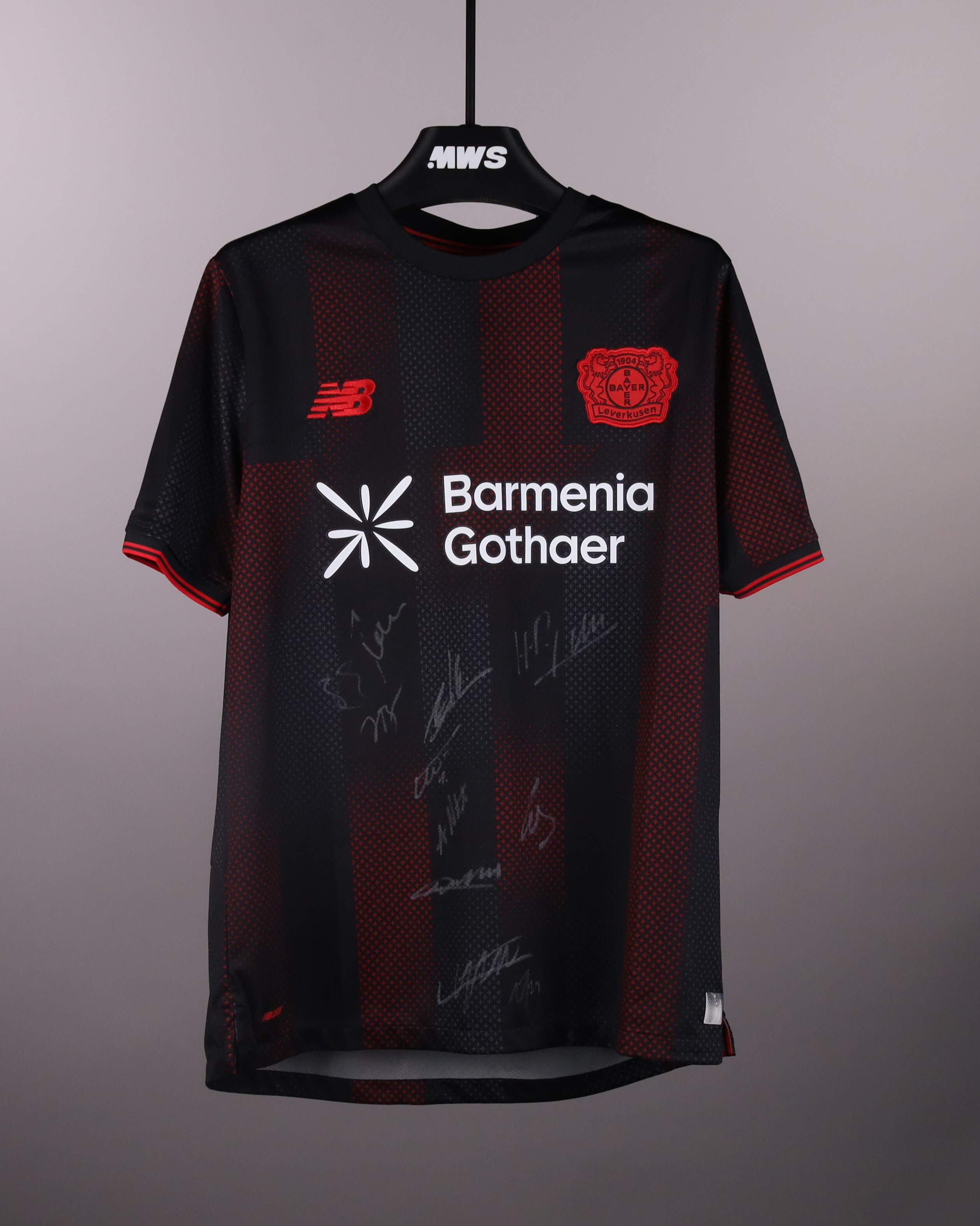 Bayer Leverkusen レプリカユニフォーム シャツ Squad Signed Shirt - 25/26 | MatchWornShirt