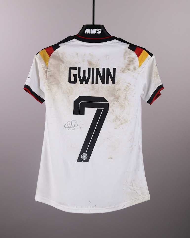 Giulia Gwinn Germany W のシャツ