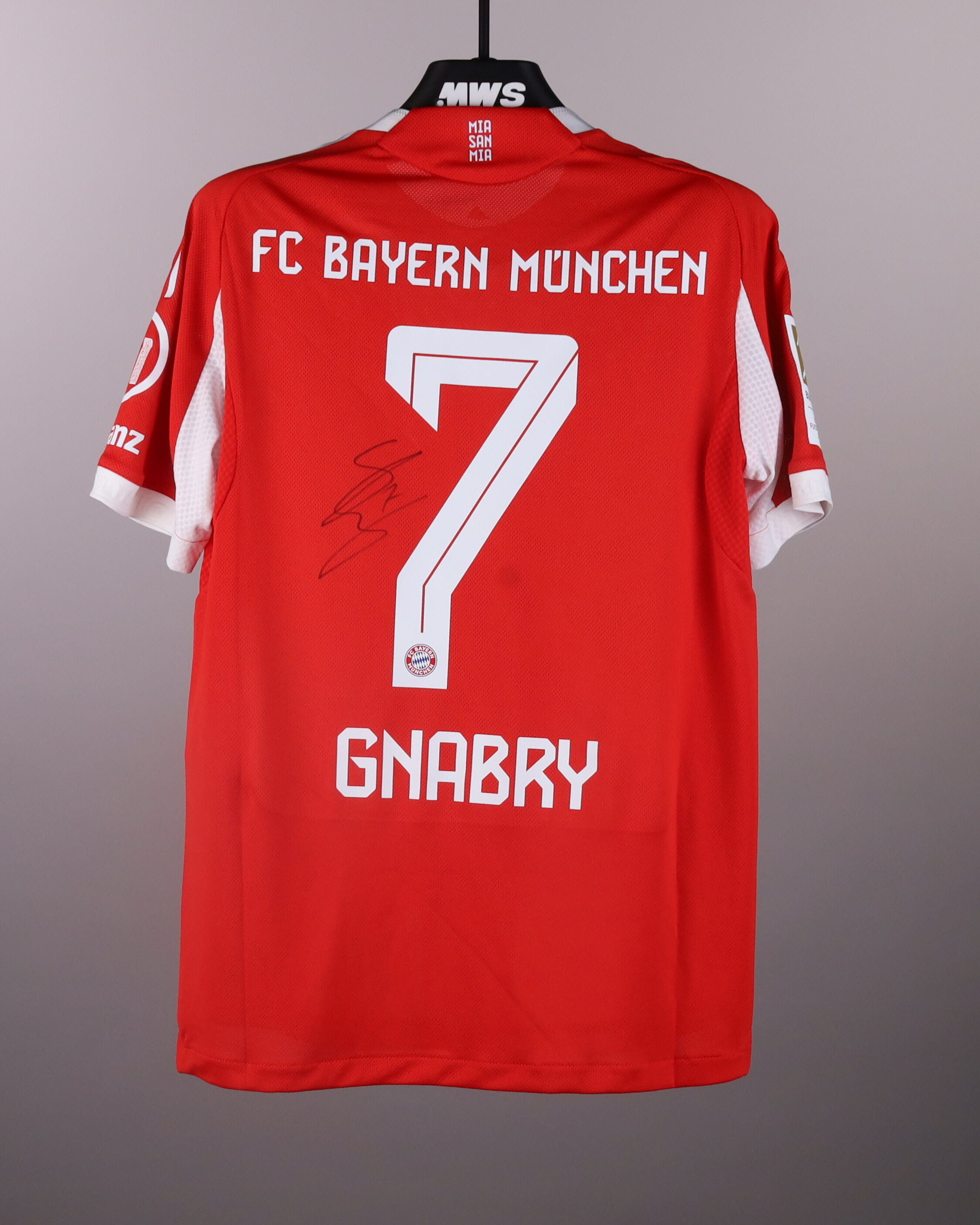 Serge Gnabry | FC Bayern München - St. Pauli | MatchWornShirt