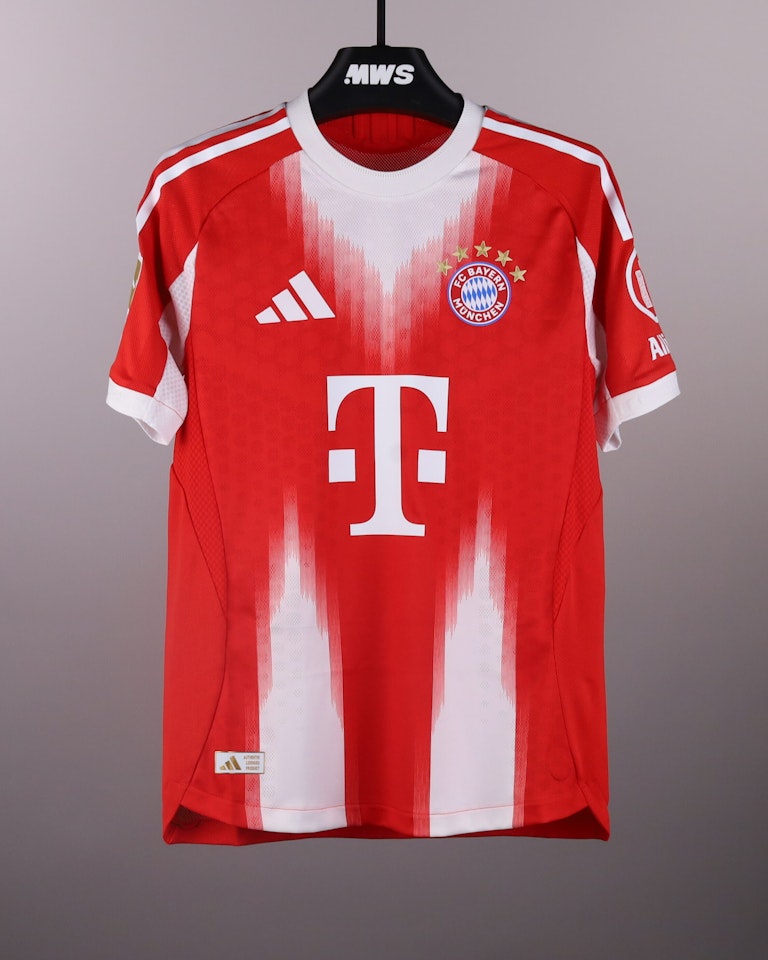 Serge Gnabry FC Bayern München shirt