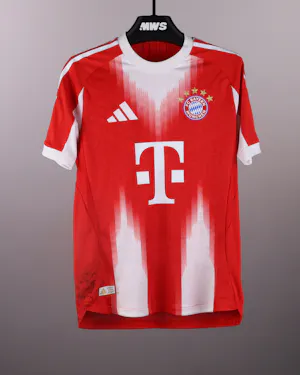 Raphaël Guerreiro FC Bayern München jersey