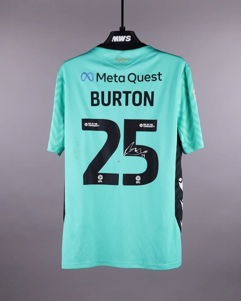 来自Wrexham A.F.C.的Callum Burton球衣