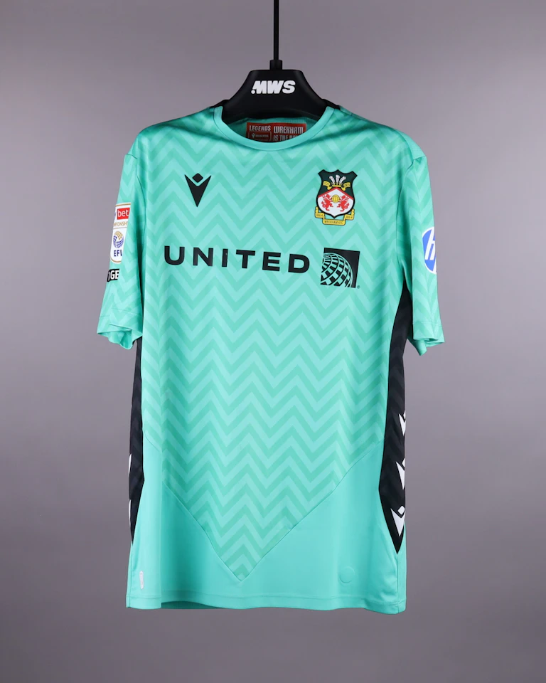 来自Wrexham A.F.C.的Callum Burton球衣