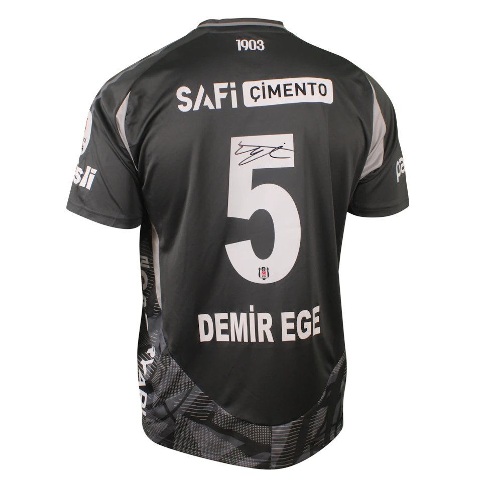 Demir Ege Tıknaz Beşiktaş JK forması