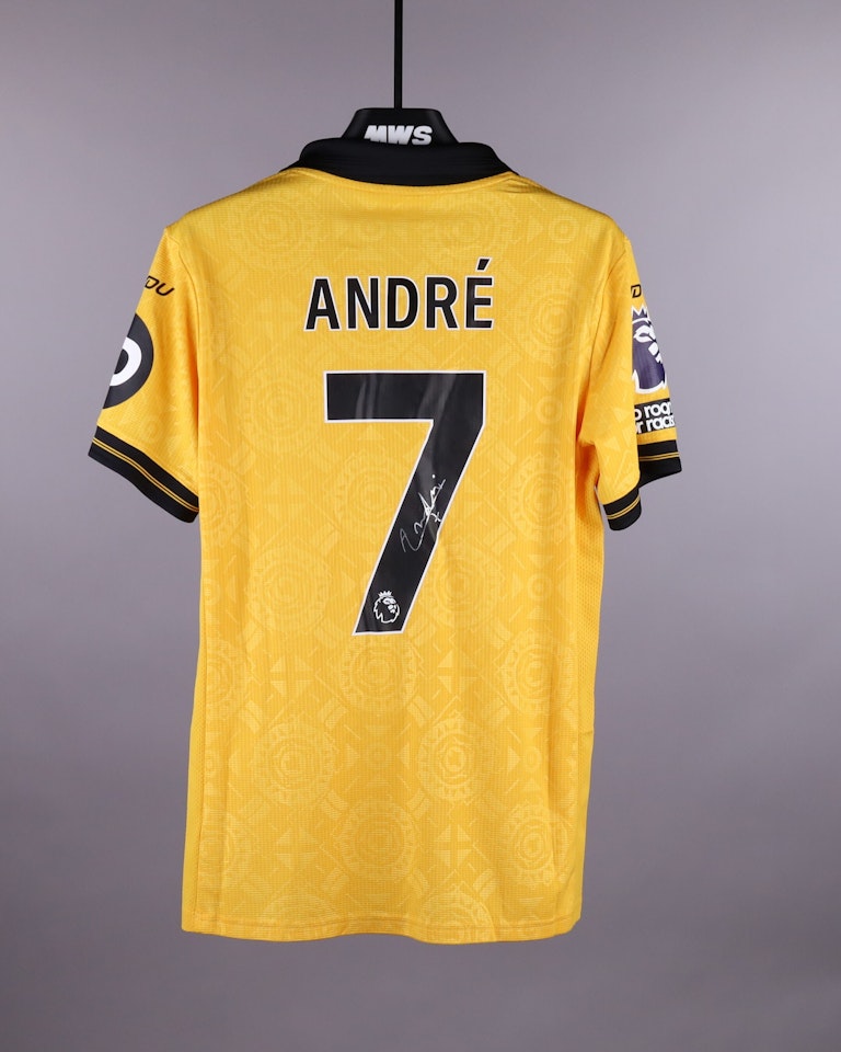 André Wolverhampton Wanderers shirt