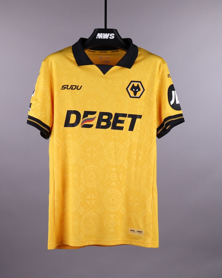 André Wolverhampton Wanderers shirt