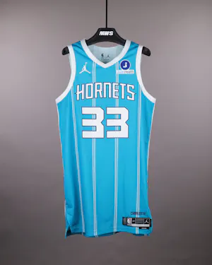 Liam McNeeley Charlotte Hornets jersey