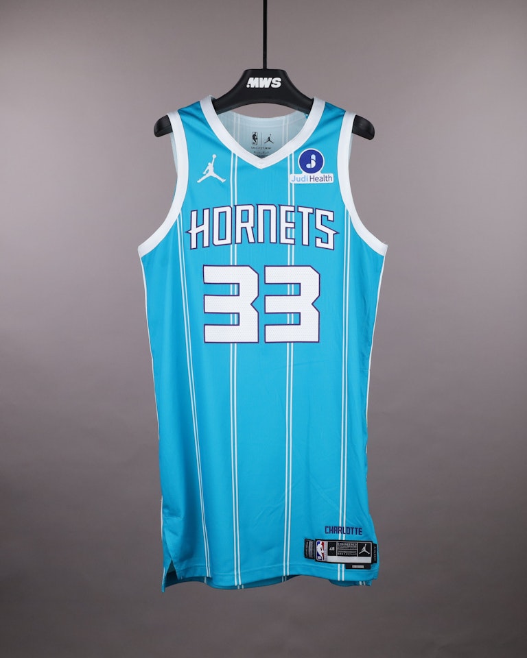 Liam McNeeley Charlotte Hornets shirt