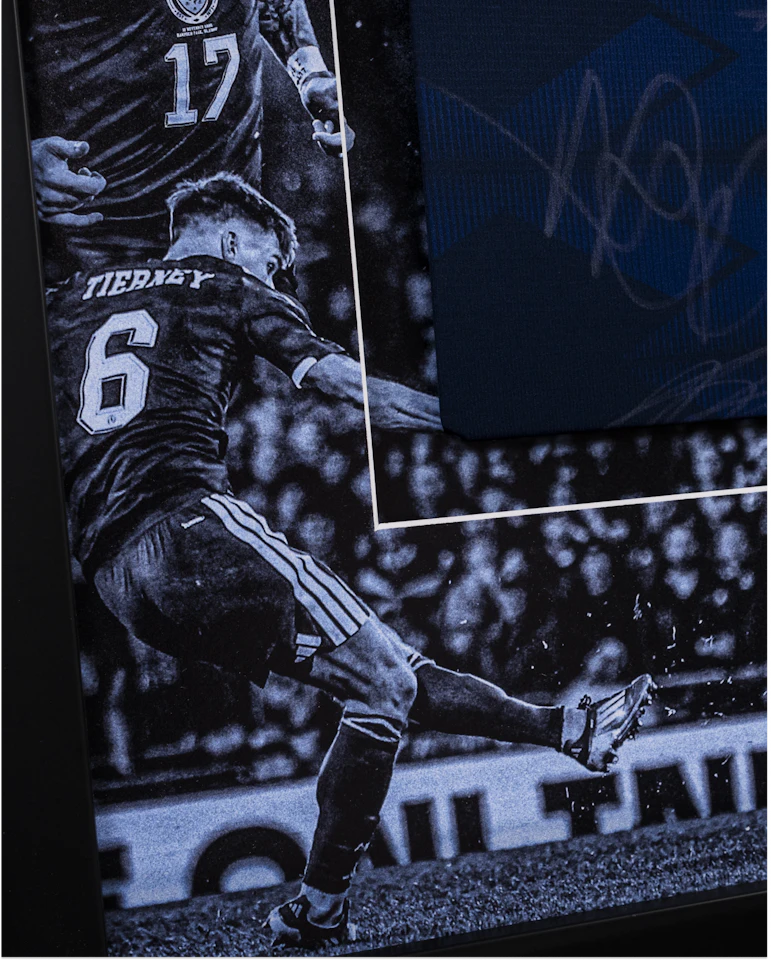 Limited Edition Framed Squad Signed Shirt - 1