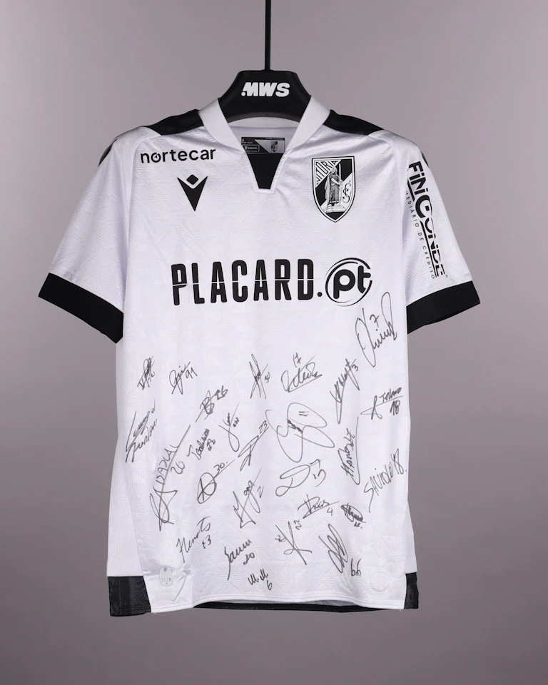 Vitória SC - Squad Signed Shirt - 2025/2026 - Home