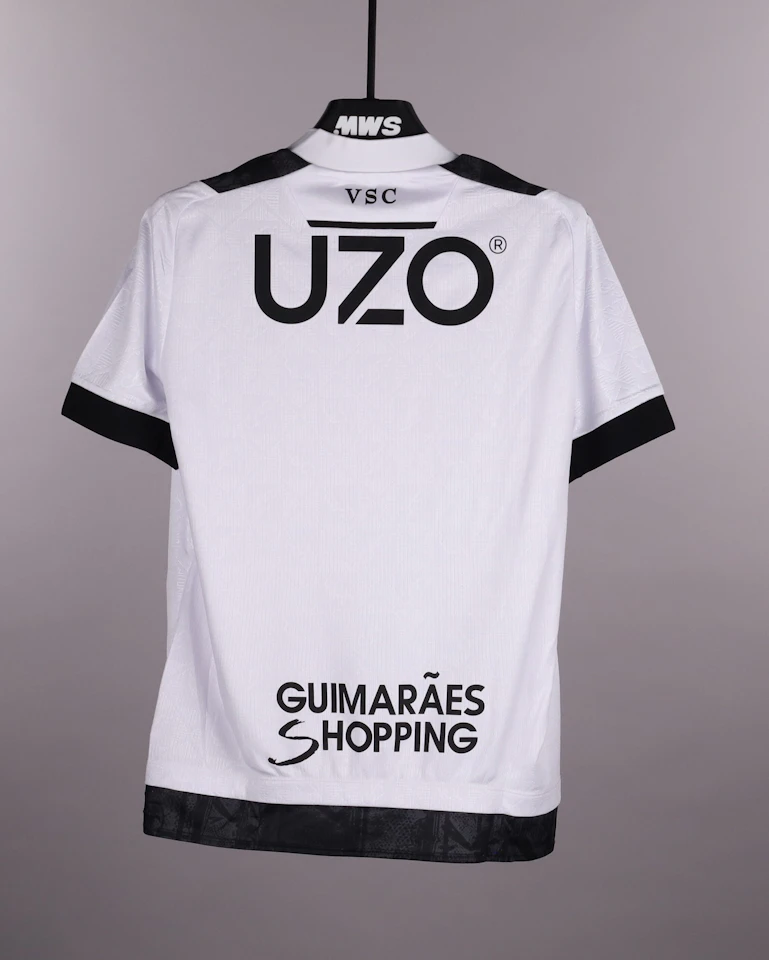 Vitória SC - Squad Signed Shirt - 2025/2026 - Home