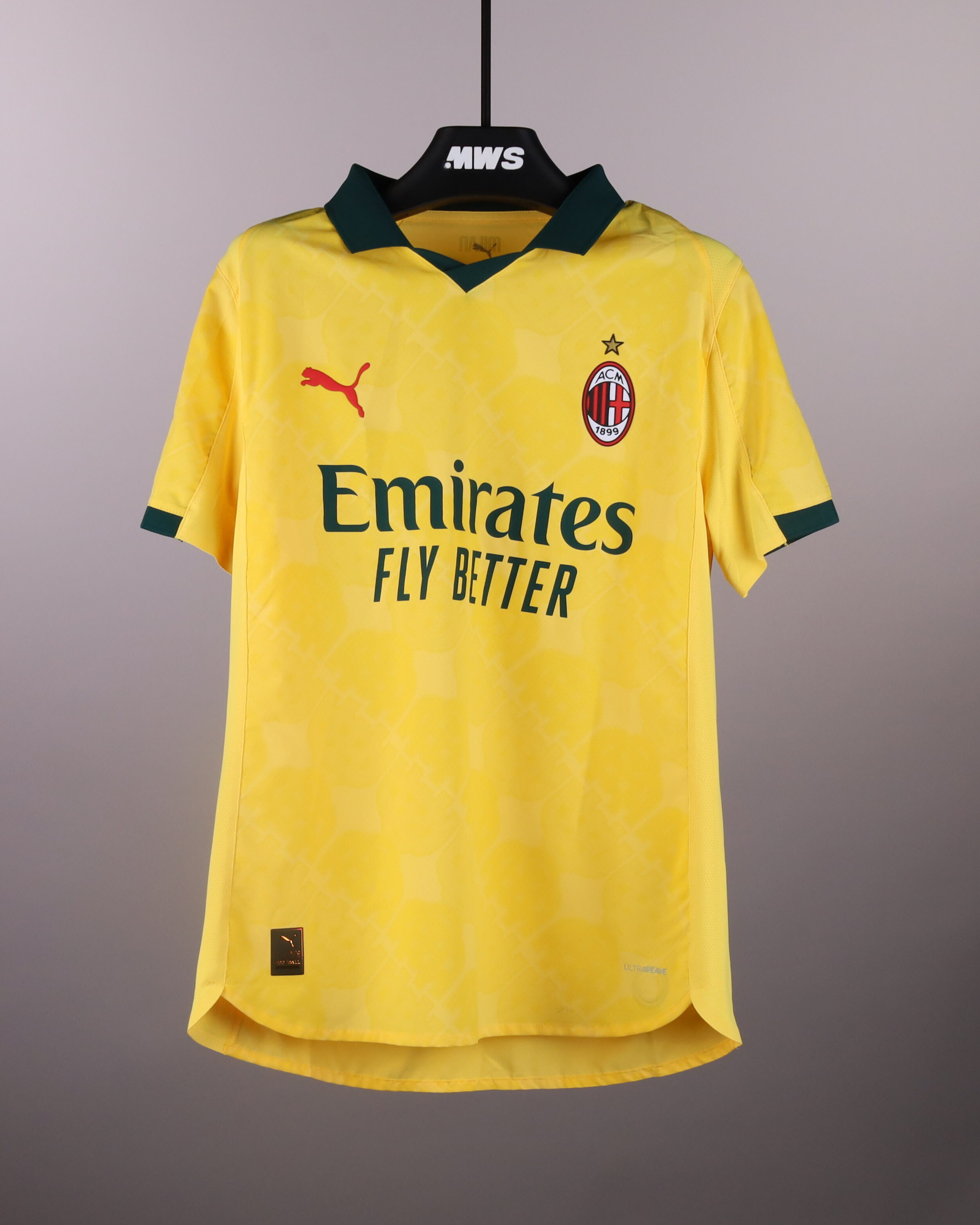 Fikayo Tomori AC Milan shirt