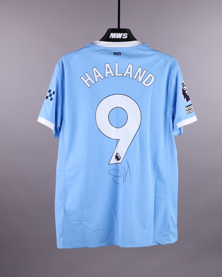 Erling Haaland Manchester City shirt