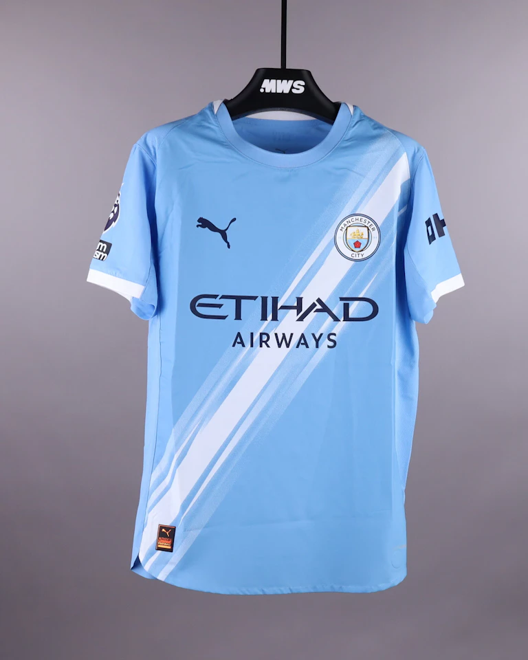 Jérémy Doku Manchester City shirt