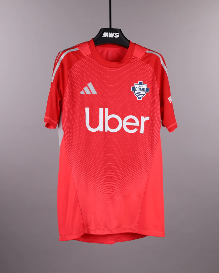 来自Como 1907的Jean Butez球衣