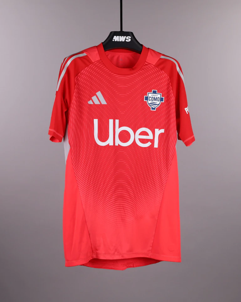 来自Como 1907的Jean Butez球衣