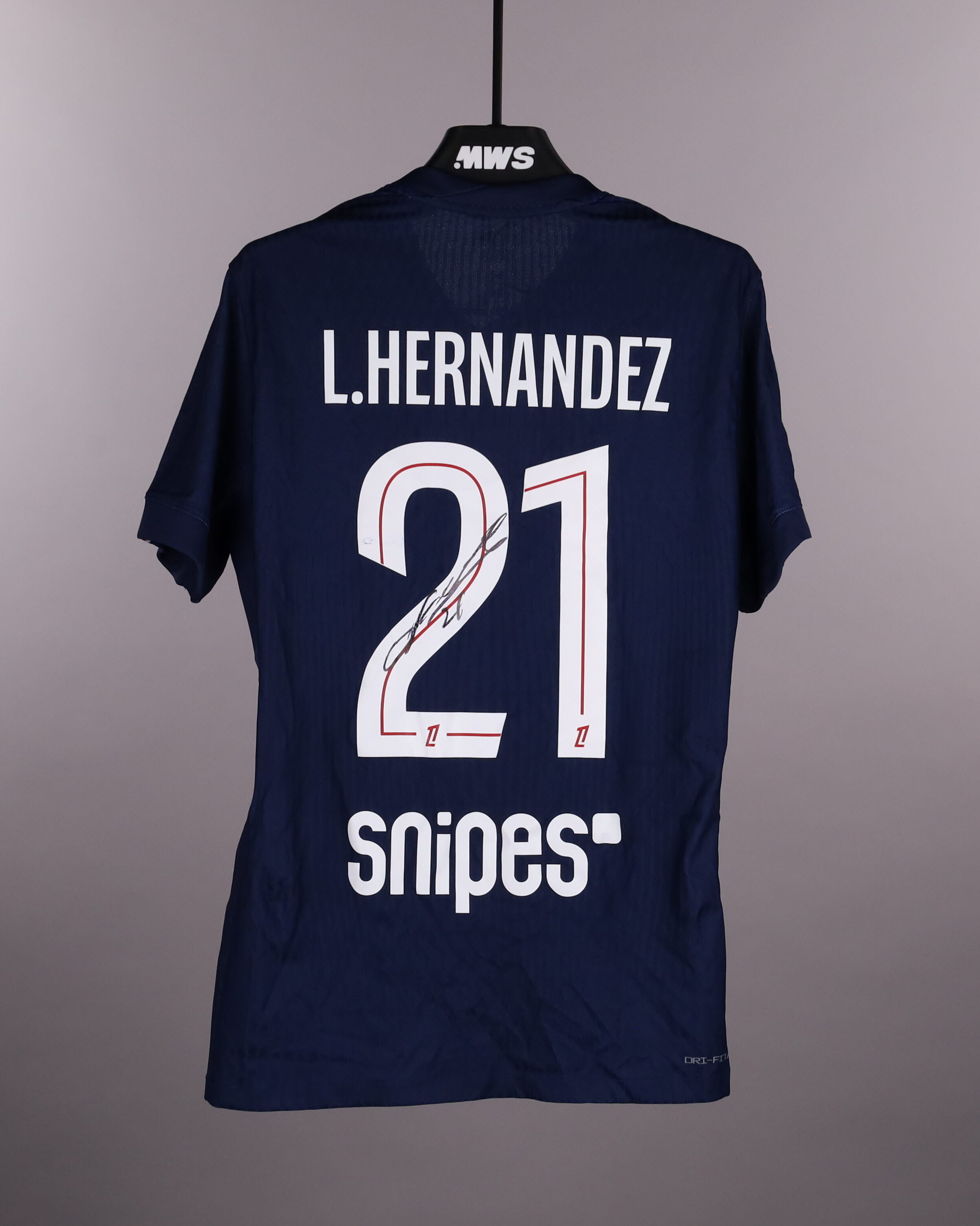 Lucas Hernández Paris Saint-Germain shirt