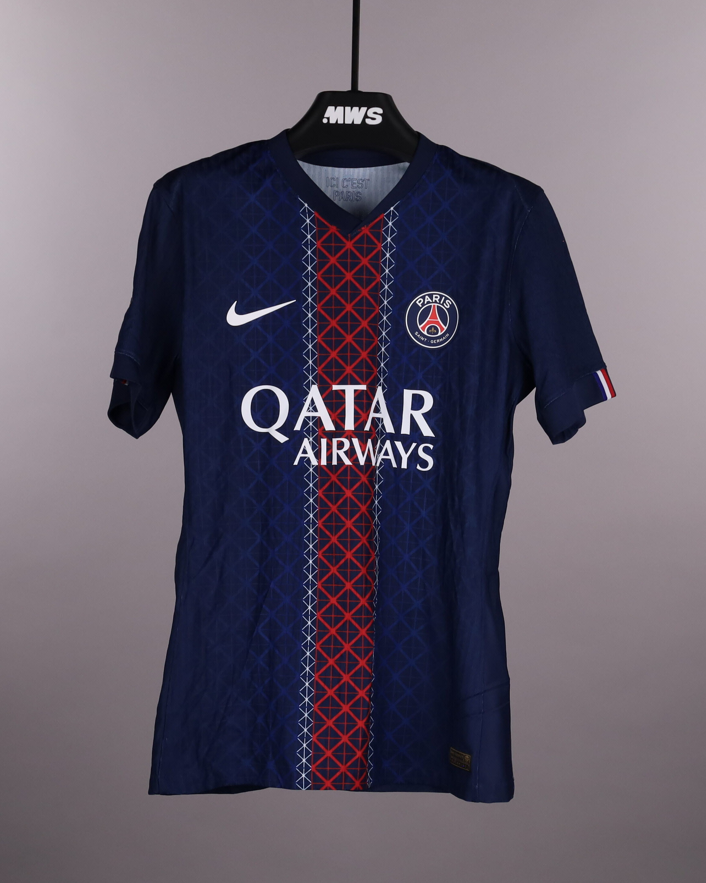 Vitinha Paris Saint-Germain shirt