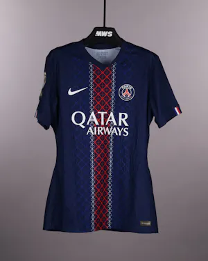 Khvicha Kvaratskhelia Paris Saint-Germain jersey