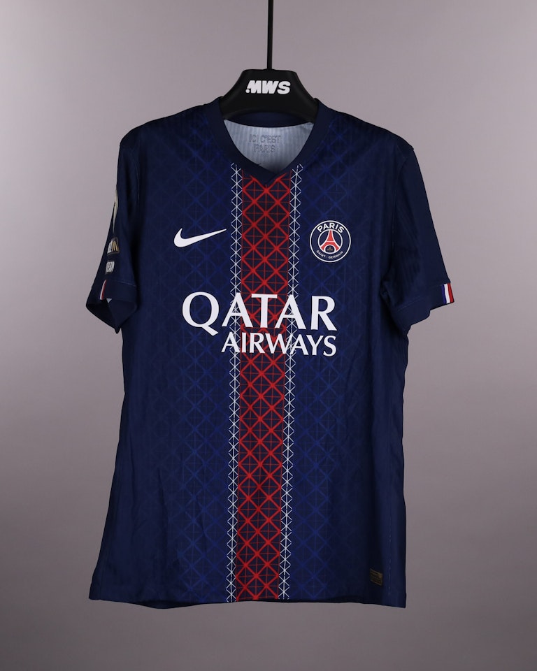 Paris Saint-Germain-Trikot von Senny Mayulu