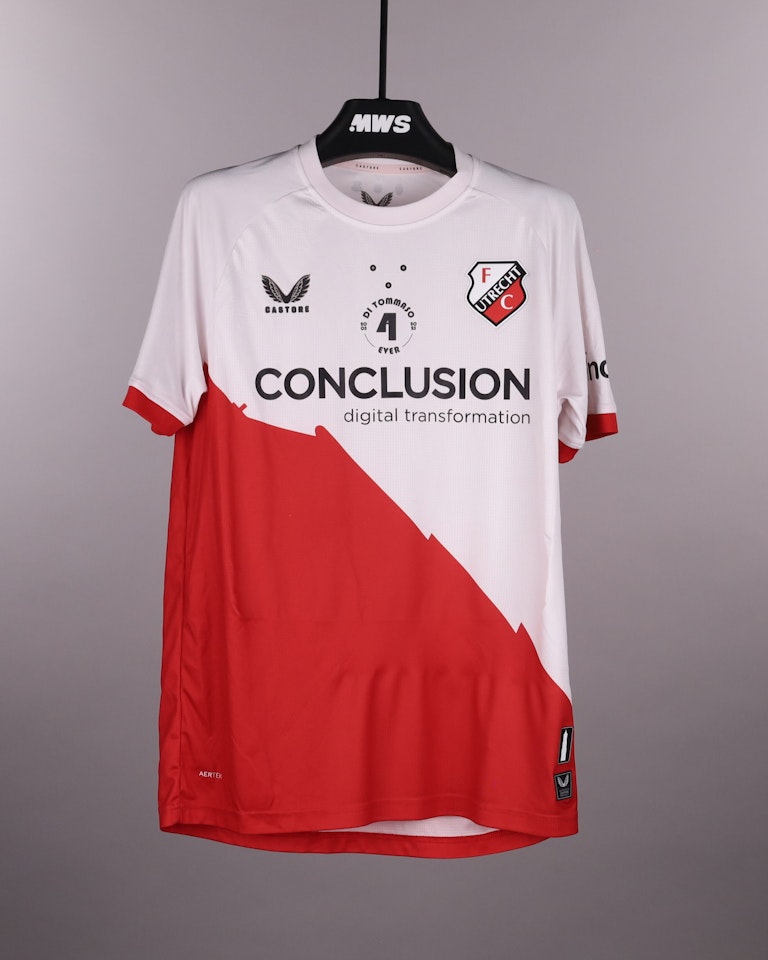 Kolbeinn Finnsson FC Utrecht shirt