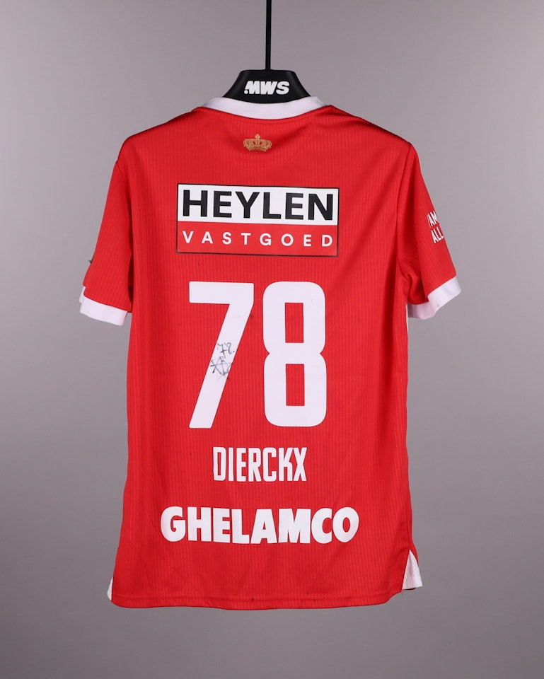 Xander Dierckx Royal Antwerp FC shirt