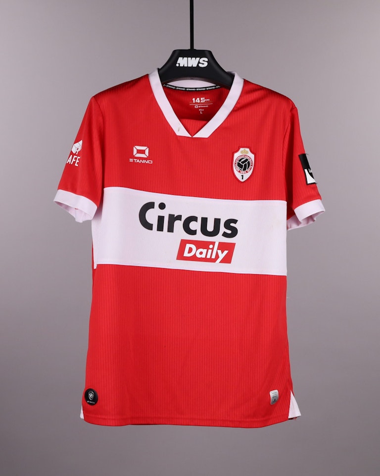 Xander Dierckx Royal Antwerp FC shirt