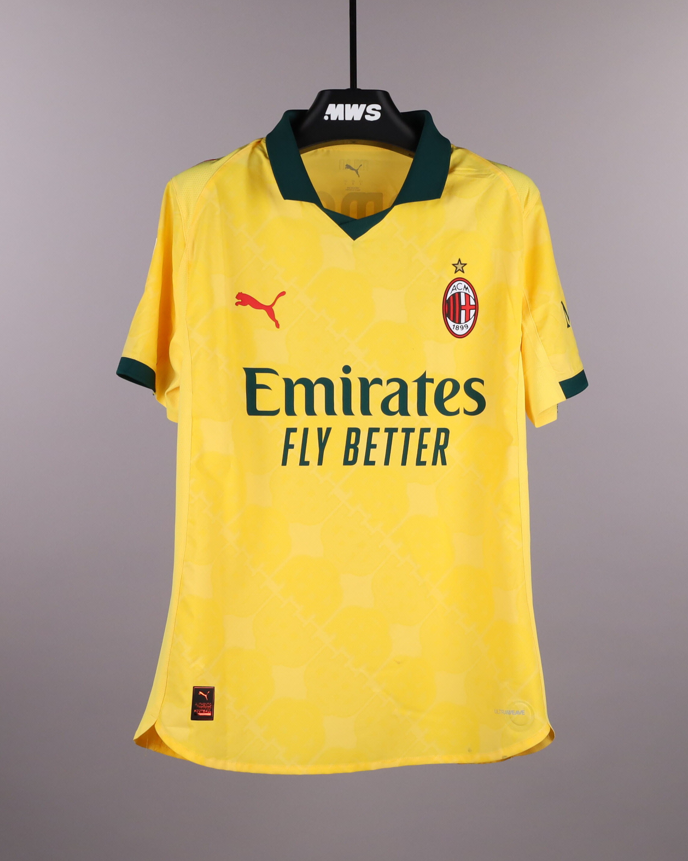 Fikayo Tomori AC Milan shirt