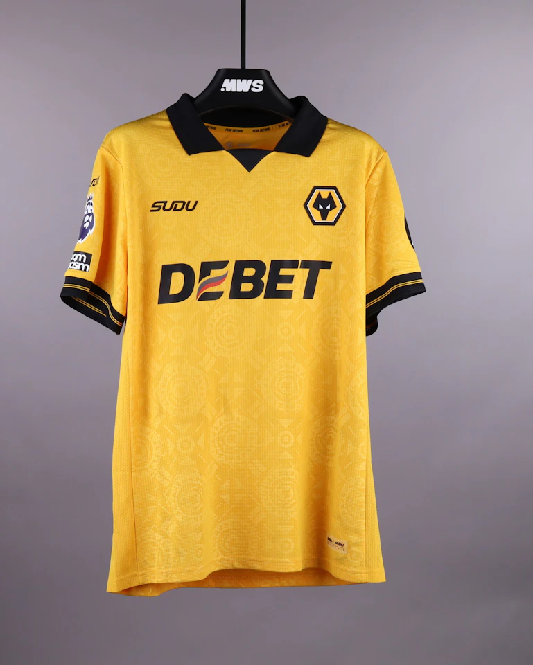 Yerson Mosquera Wolverhampton Wanderers shirt