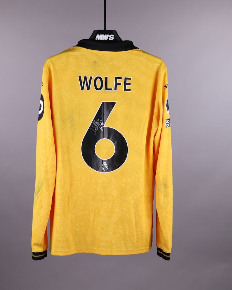 David Møller Wolfe Wolverhampton Wanderers shirt