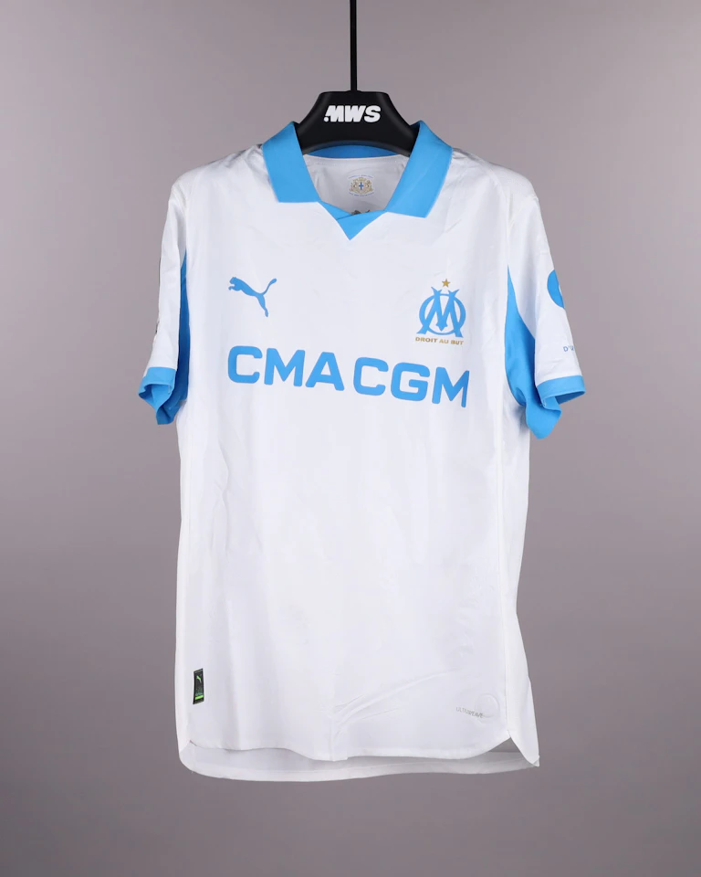 来自Olympique de Marseille的Pierre-Emerick Aubameyang球衣