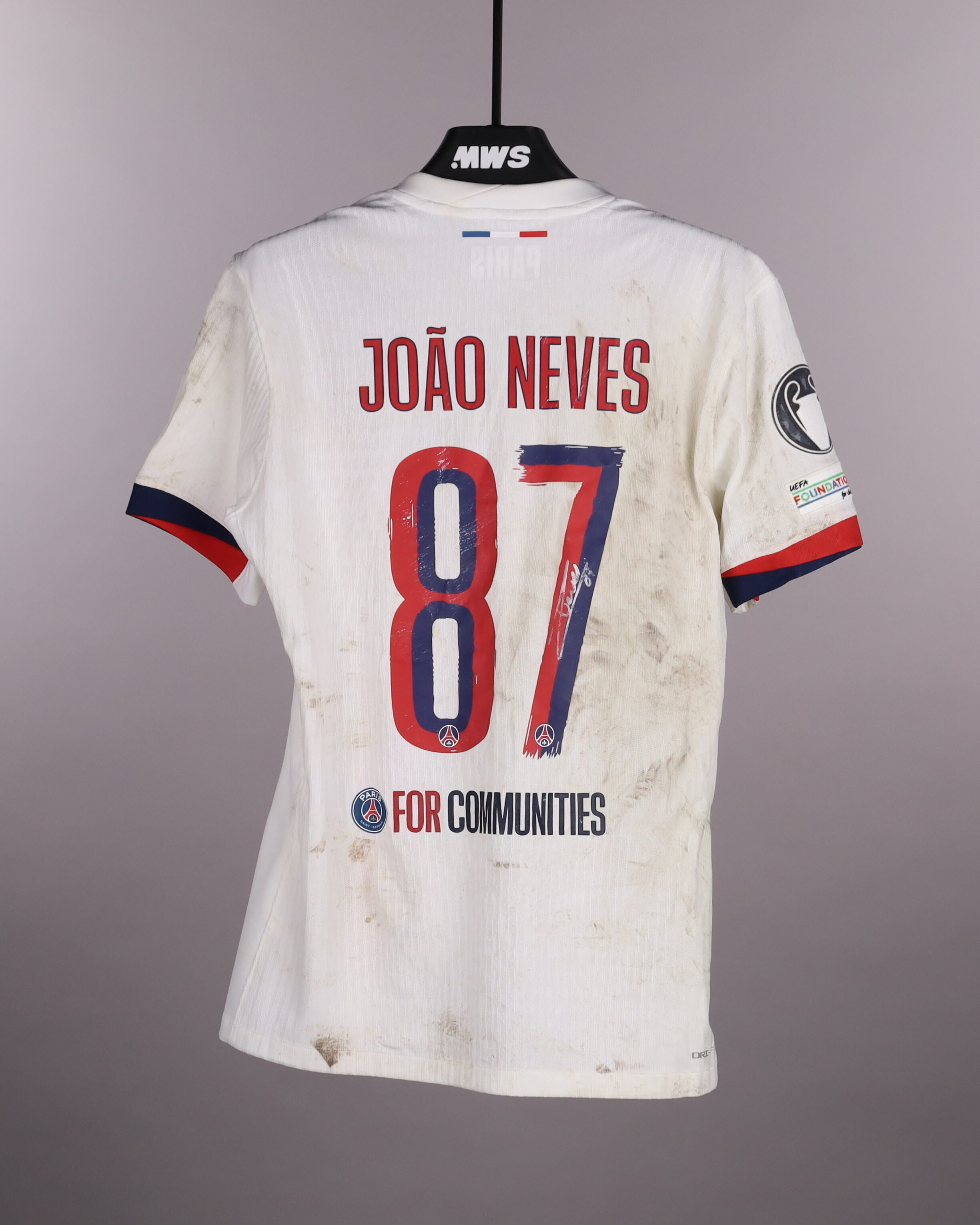 João Neves Paris Saint-Germain shirt