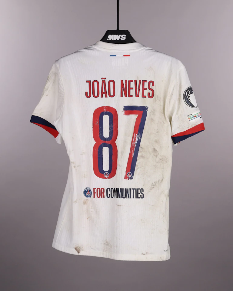 João Neves Paris Saint-Germain shirt