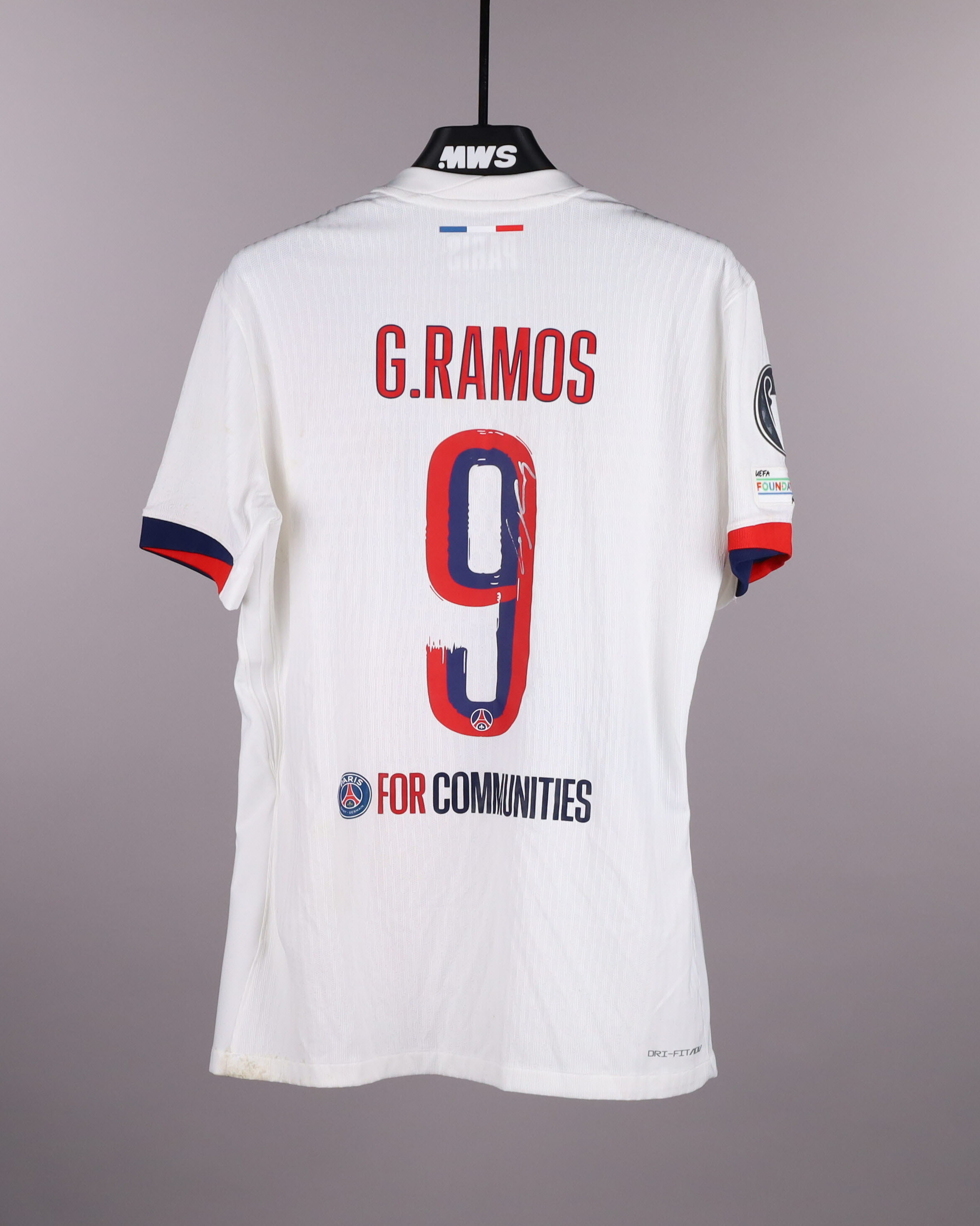 Gonçalo Ramos Paris Saint-Germain shirt