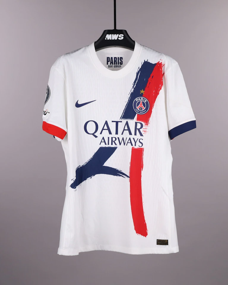Gonçalo Ramos Paris Saint-Germain shirt