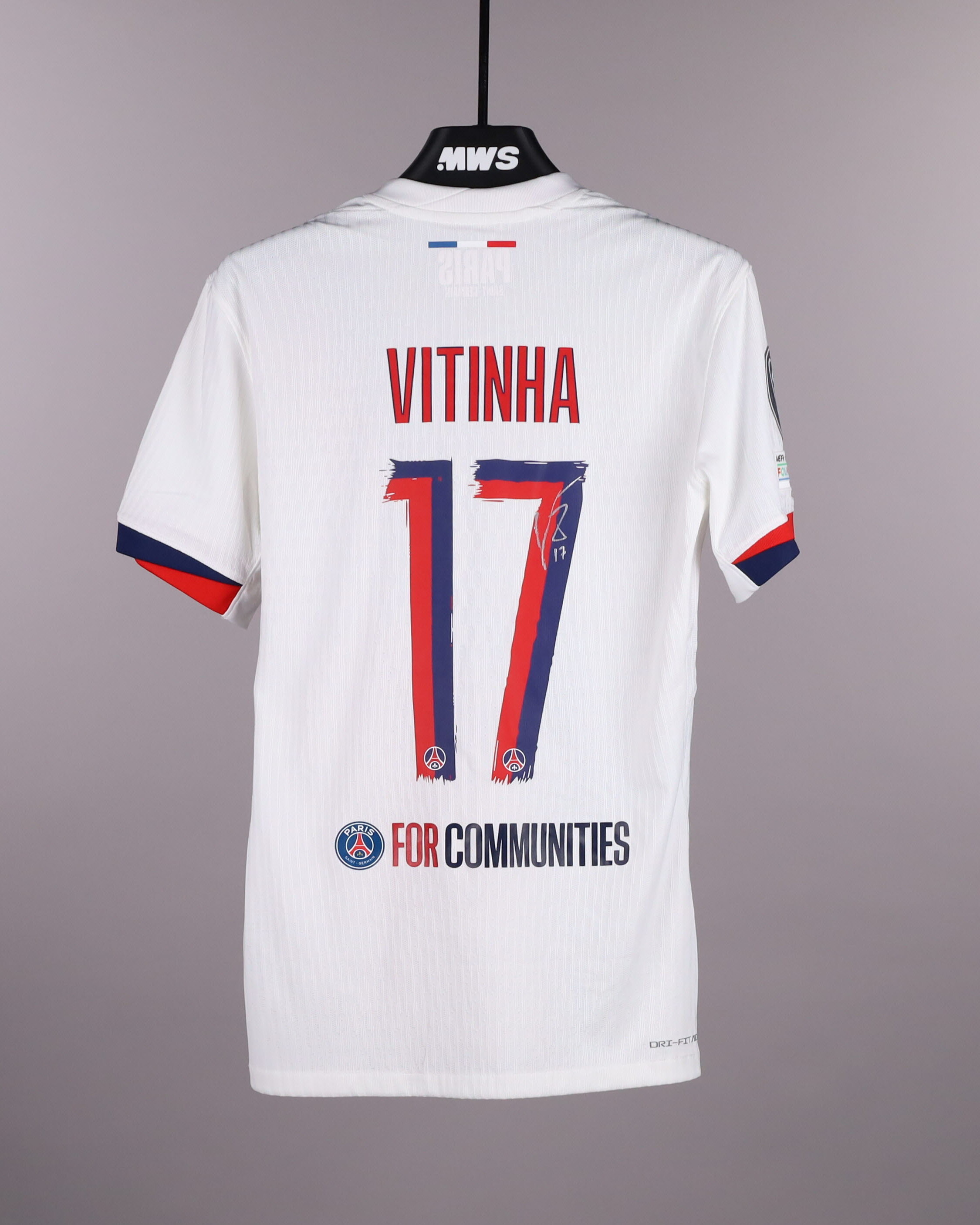 Vitinha Paris Saint-Germain shirt