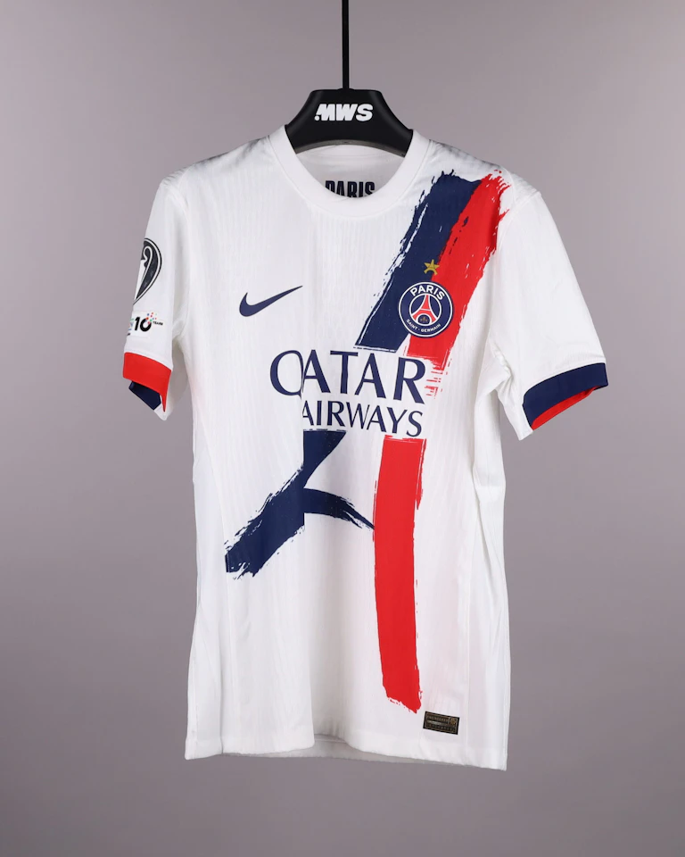 Vitinha Paris Saint-Germain shirt