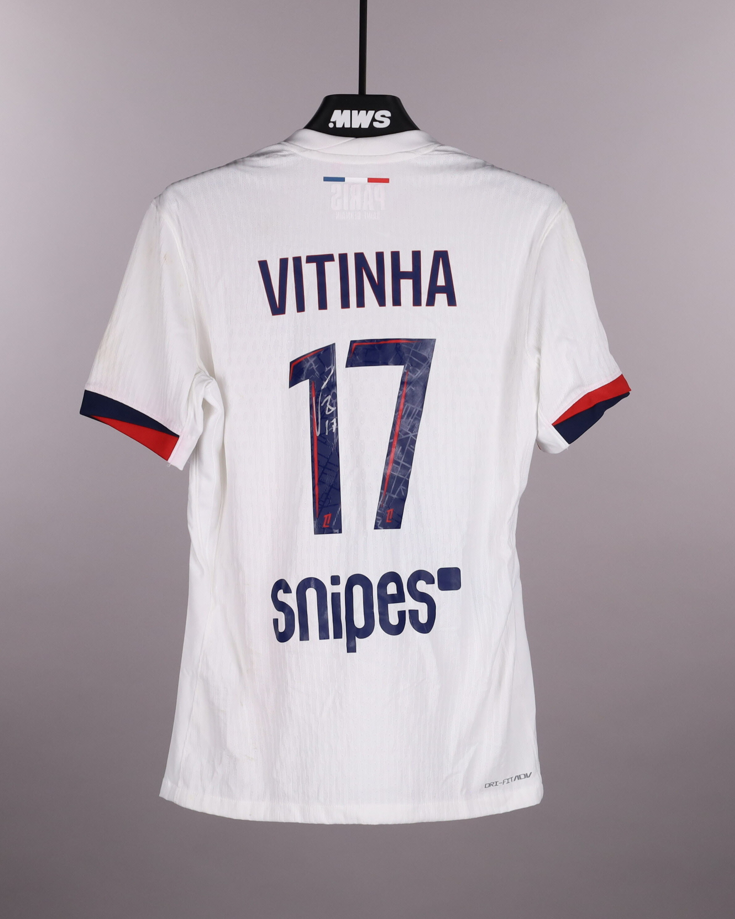 Vitinha Paris Saint-Germain shirt