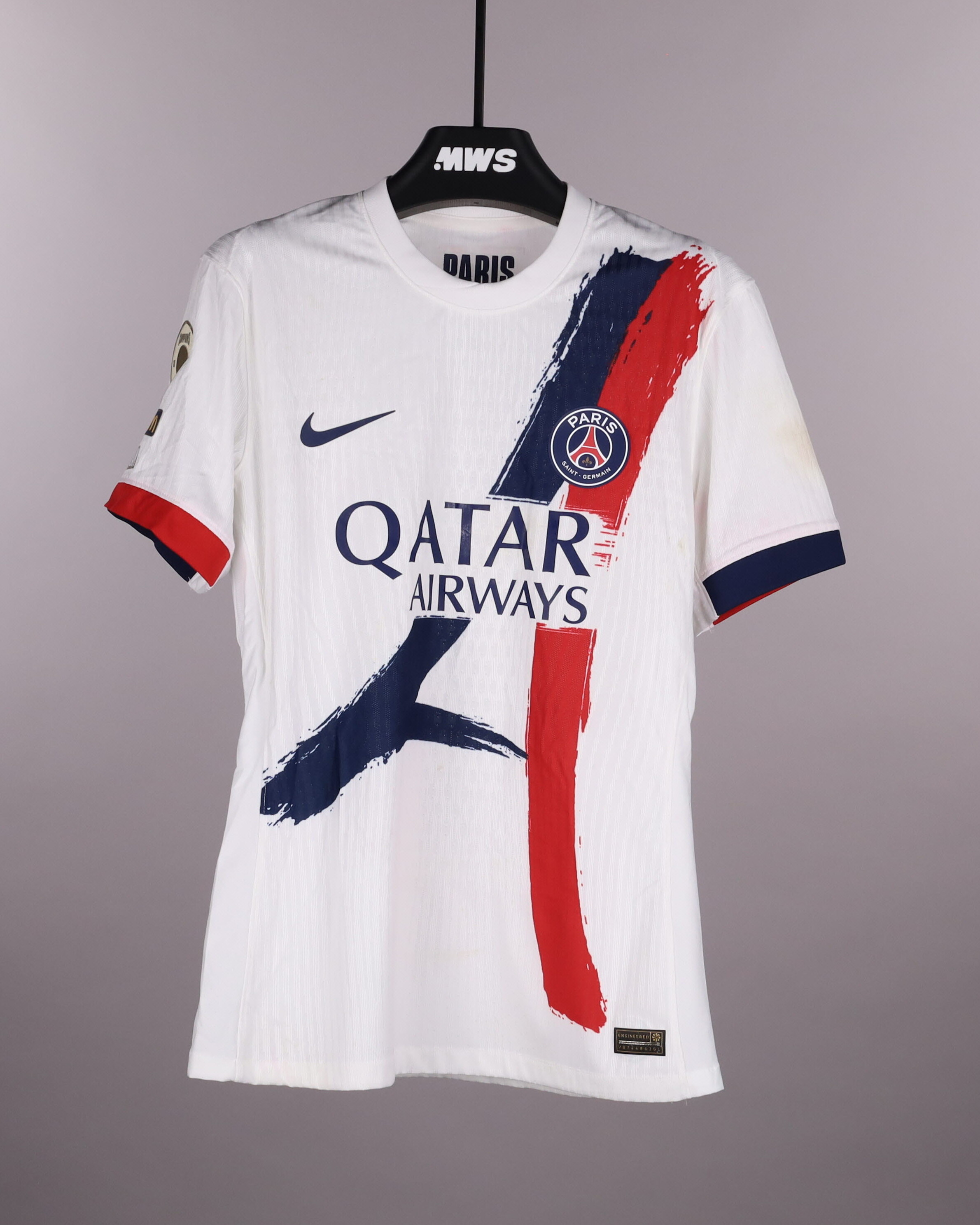 Vitinha Paris Saint-Germain shirt
