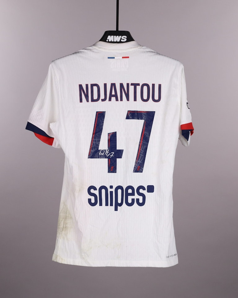 Camisola de Quentin Ndjantou, Paris Saint-Germain