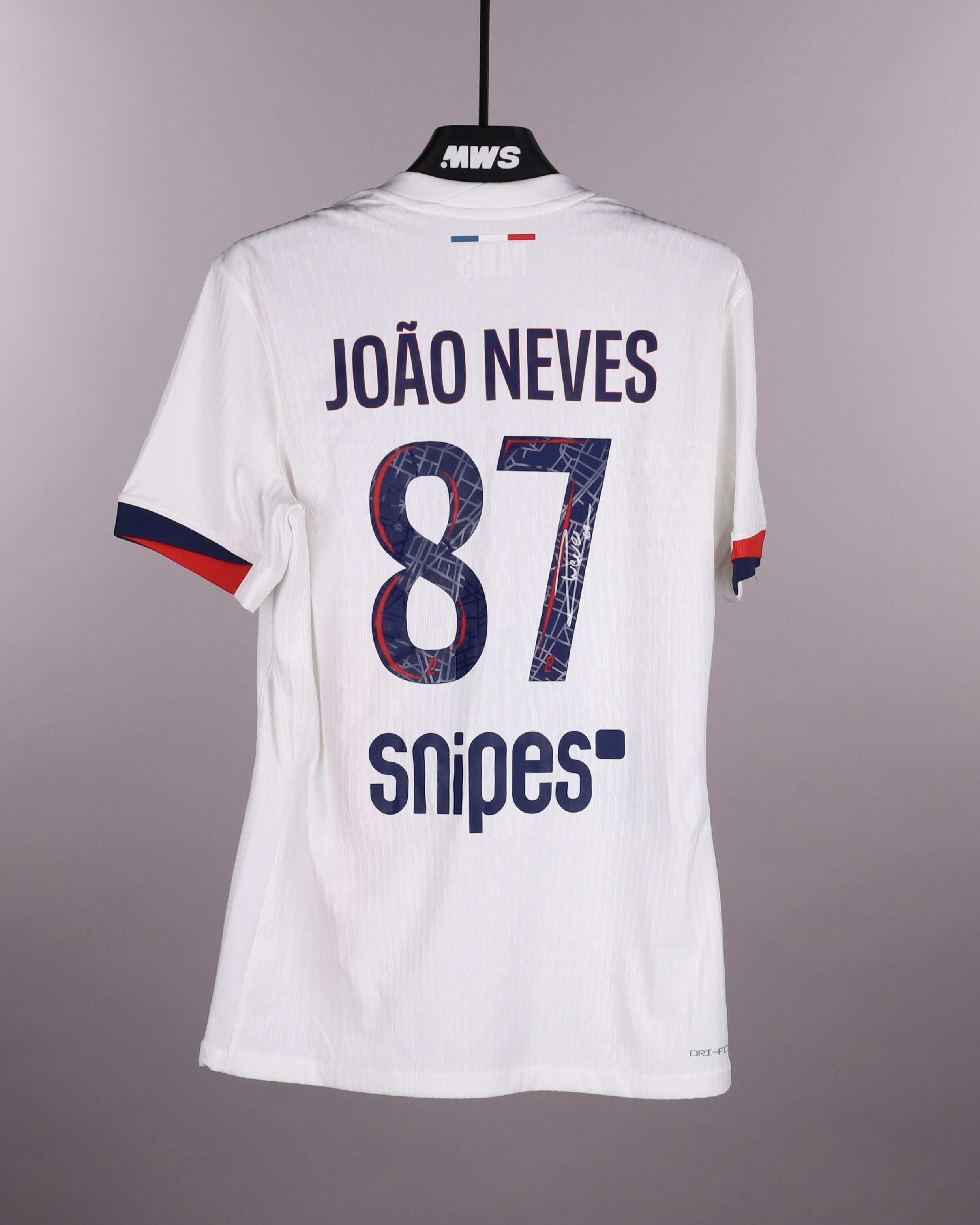 João Neves Paris Saint-Germain shirt