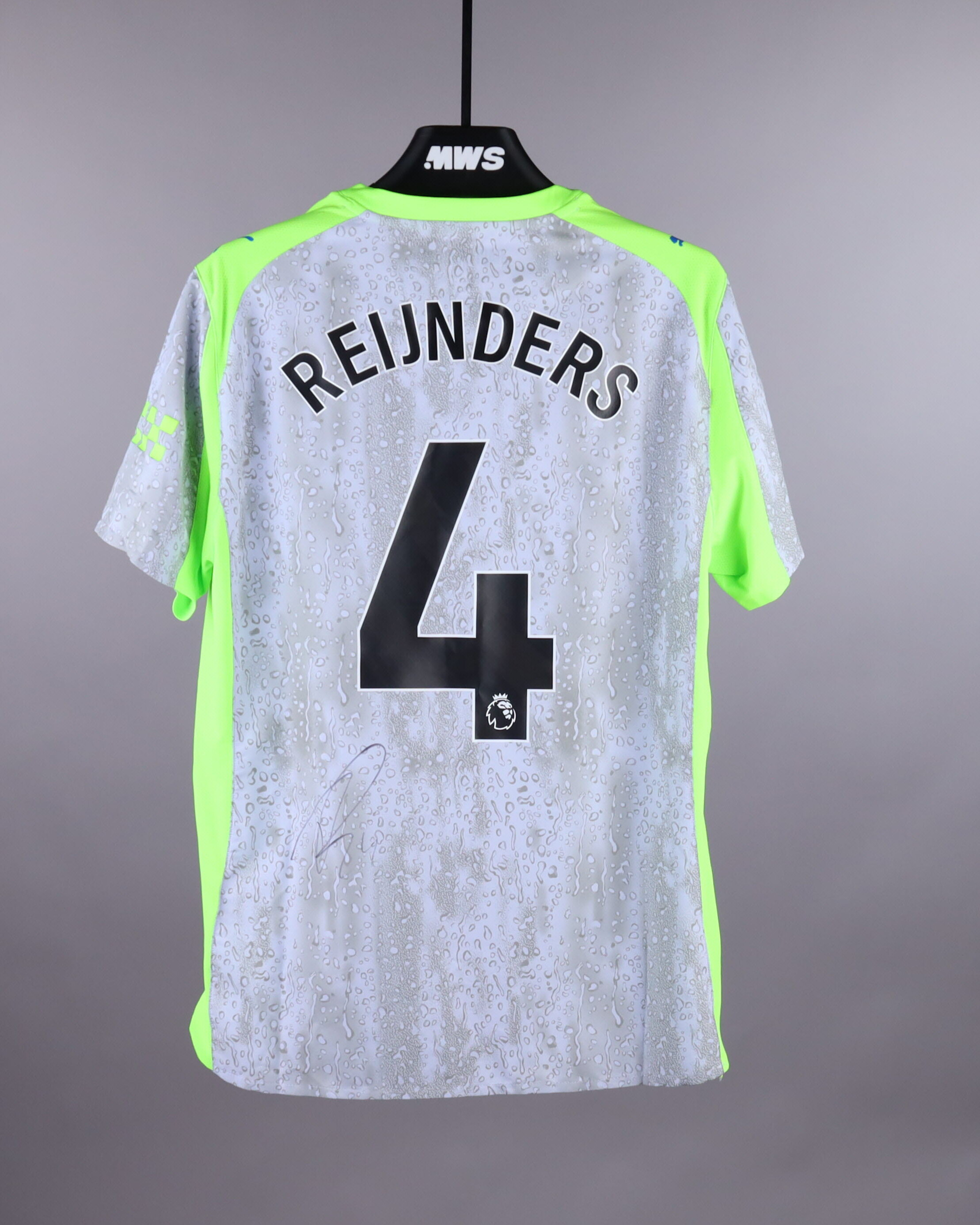Tijjani Reijnders Manchester City shirt