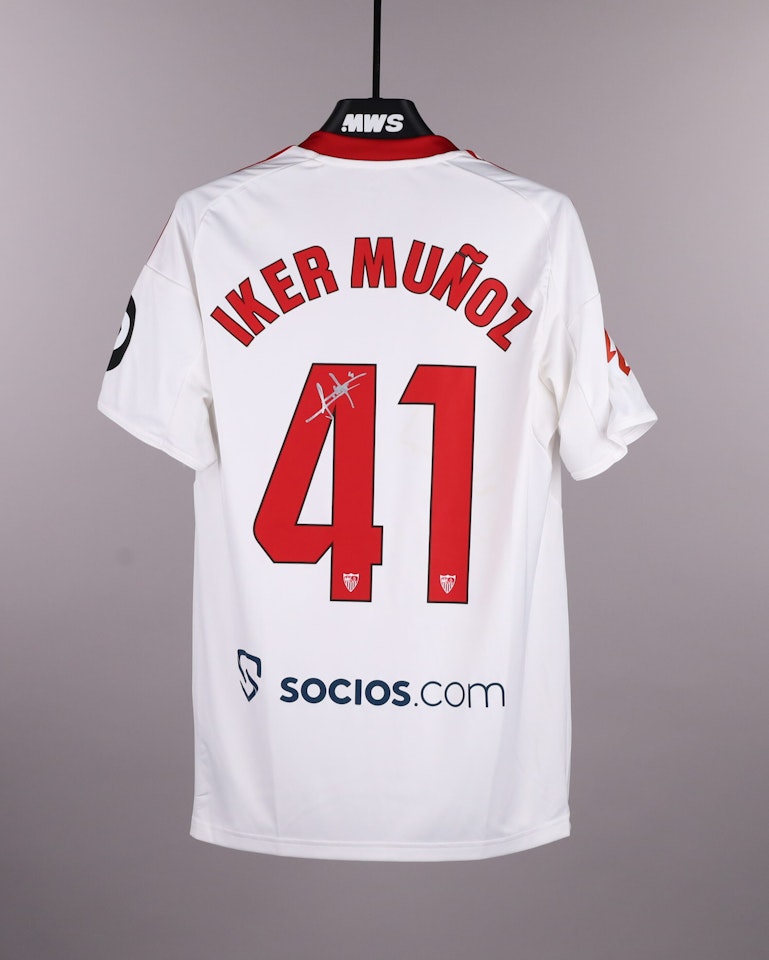 Iker Muñoz Sevilla FC shirt