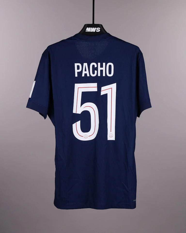 来自Paris Saint-Germain的Willian Pacho球衣